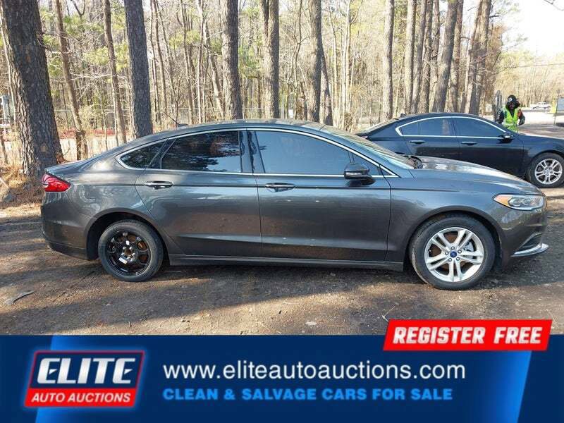Used 2018 Ford Fusion SE w/ Fusion SE Technology Package image 28