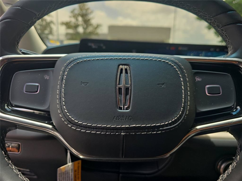 New 2027 Lincoln Navigator Premiere RWD image 24