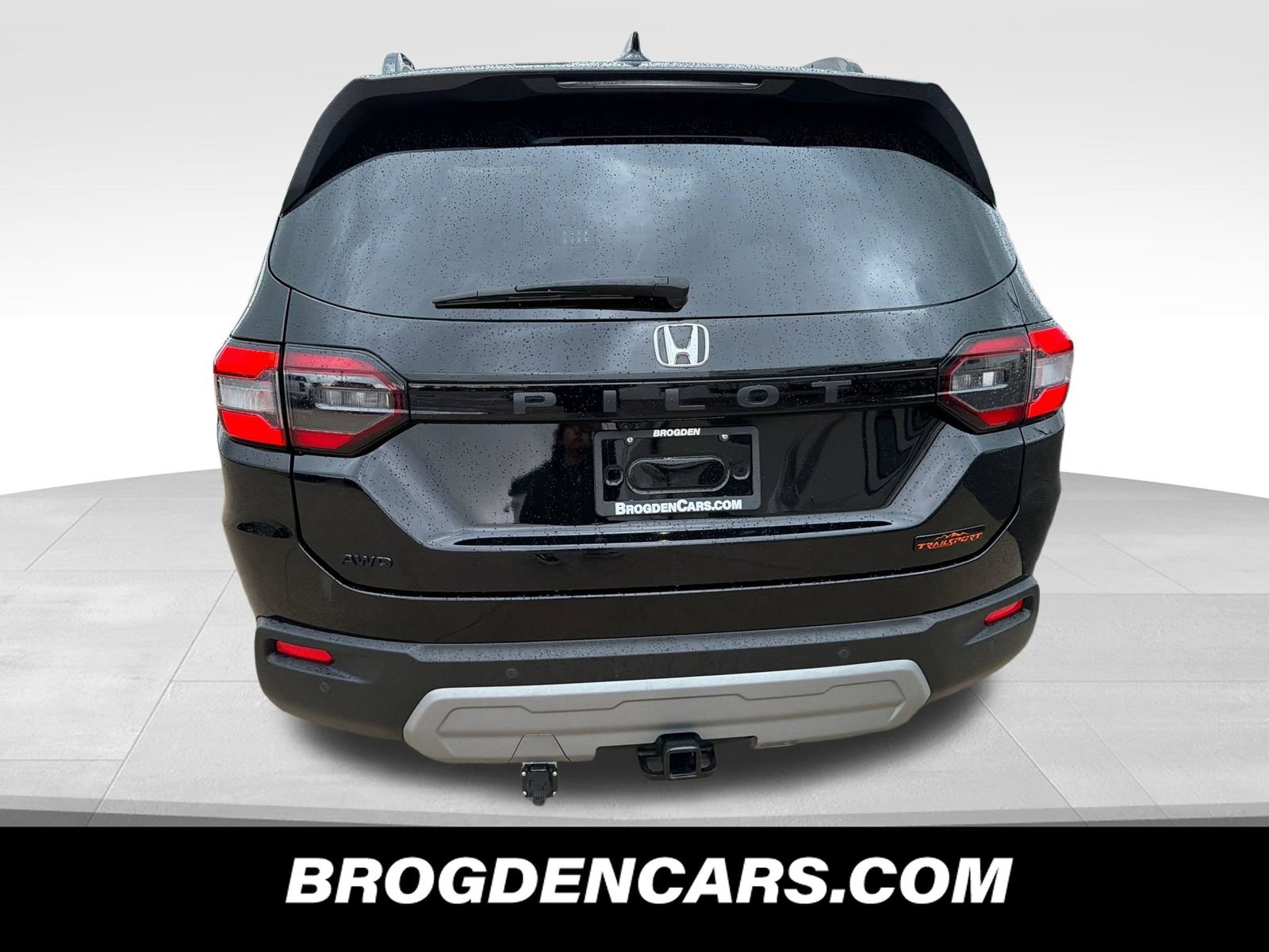 Used 2025 Honda Pilot TrailSport image 7