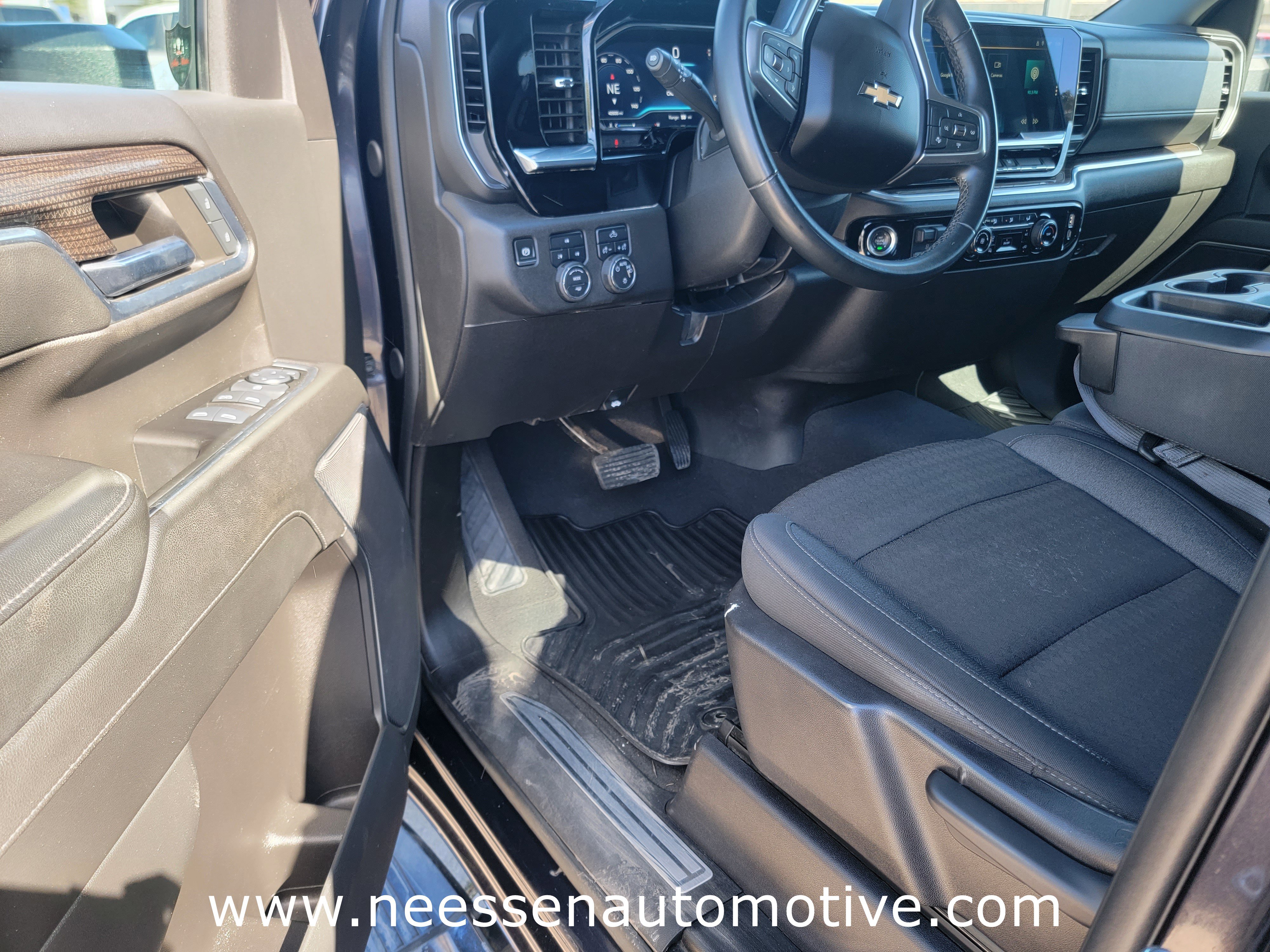 Used 2024 Chevrolet Silverado 2500 LT image 14