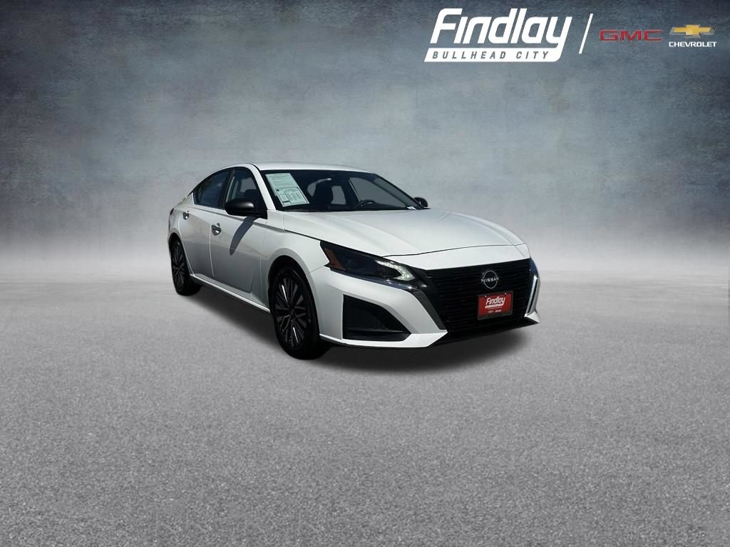 Used 2025 Nissan Altima 2.5 SV FWD image 1
