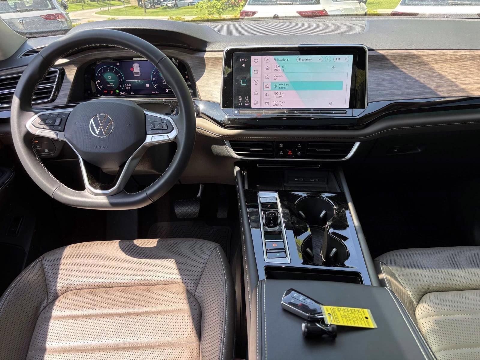 Used 2024 Volkswagen Atlas SEL AWD/4WD image 27