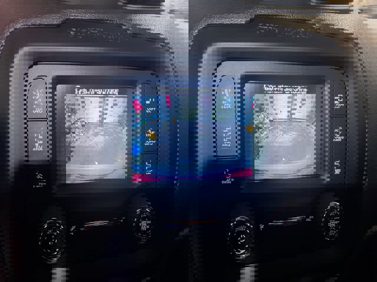 Used 2015 Jeep Renegade Latitude image 17