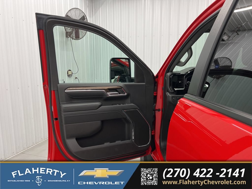 Used 2024 Chevrolet Silverado 3500 LT w/ Convenience Package AWD/4WD image 8