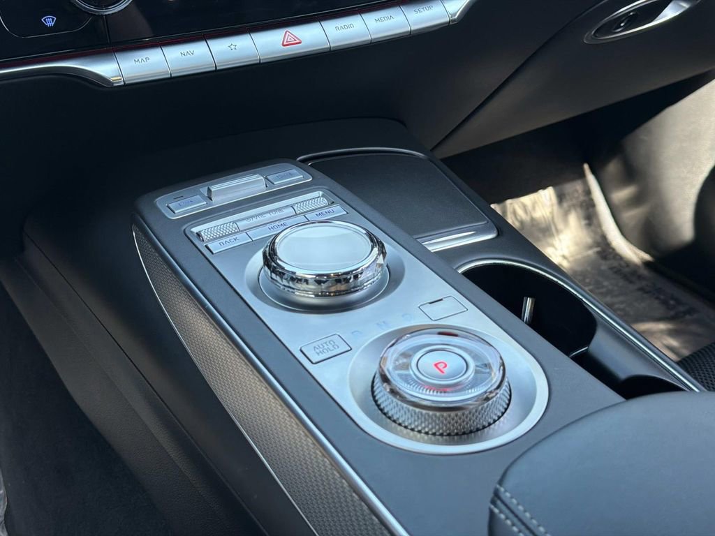 Used 2024 Genesis GV70 3.5T Sport image 10