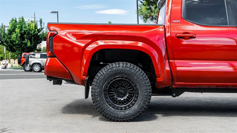 Used 2024 Toyota Tacoma SR5 AWD/4WD image 12