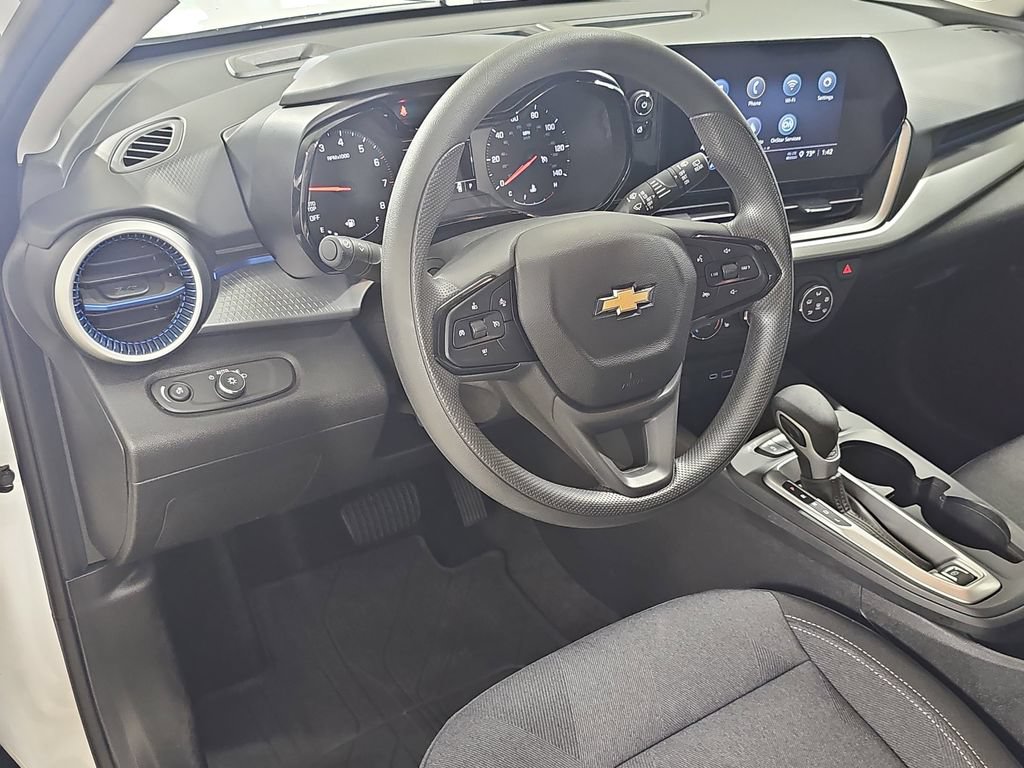 Certified 2024 Chevrolet Trax LS w/ LS Convenience Package FWD image 19