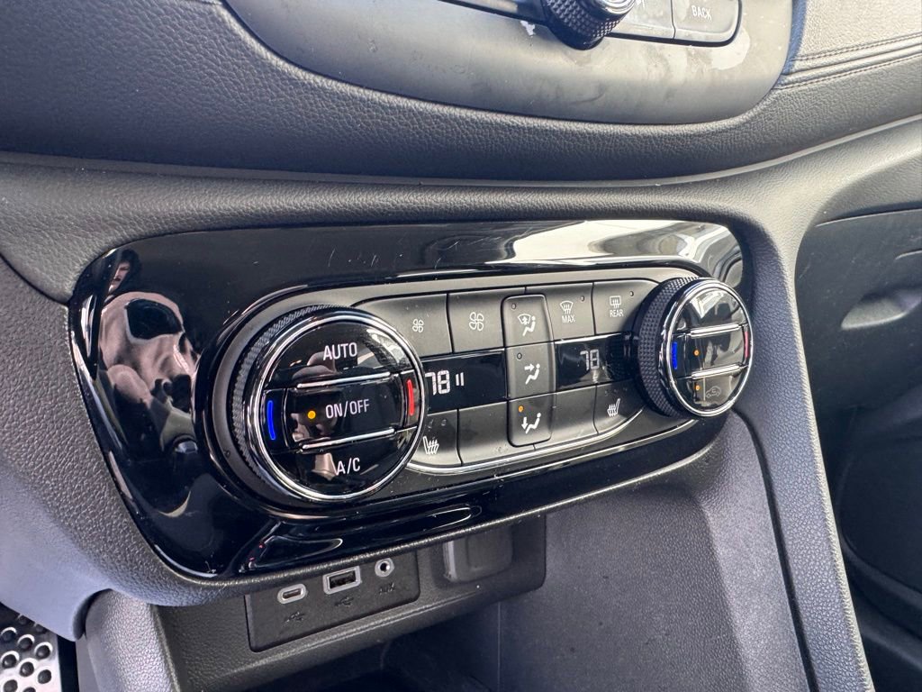 Used 2023 Buick Encore GX Select w/ Sport Touring Package image 20