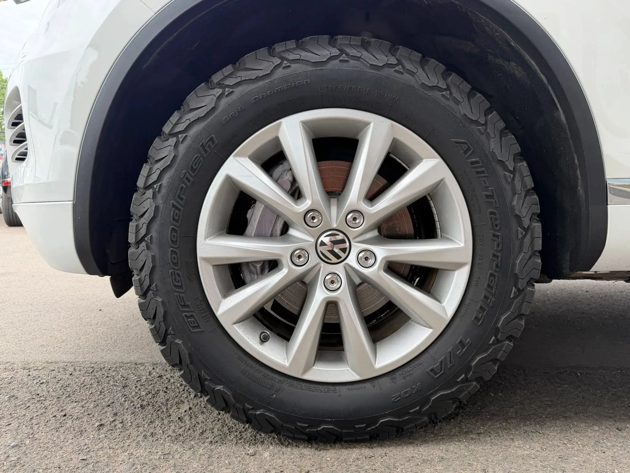 Used 2013 Volkswagen Touareg Sport AWD/4WD image 15