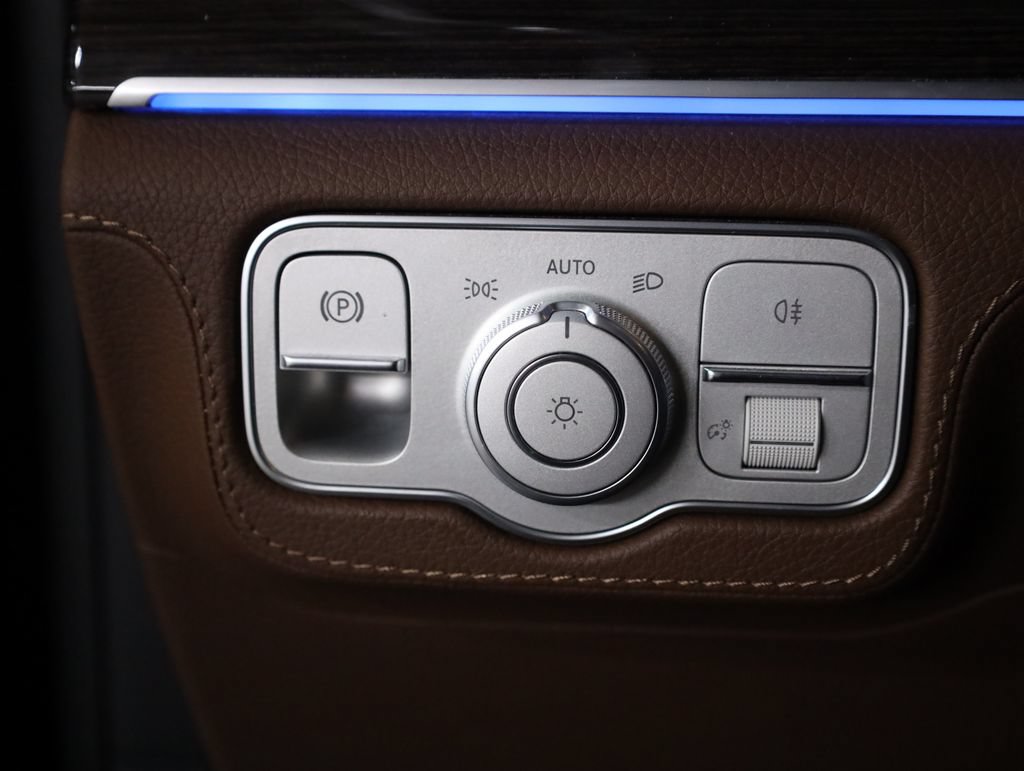 Used 2024 Mercedes-Benz GLS 450 4MATIC image 28