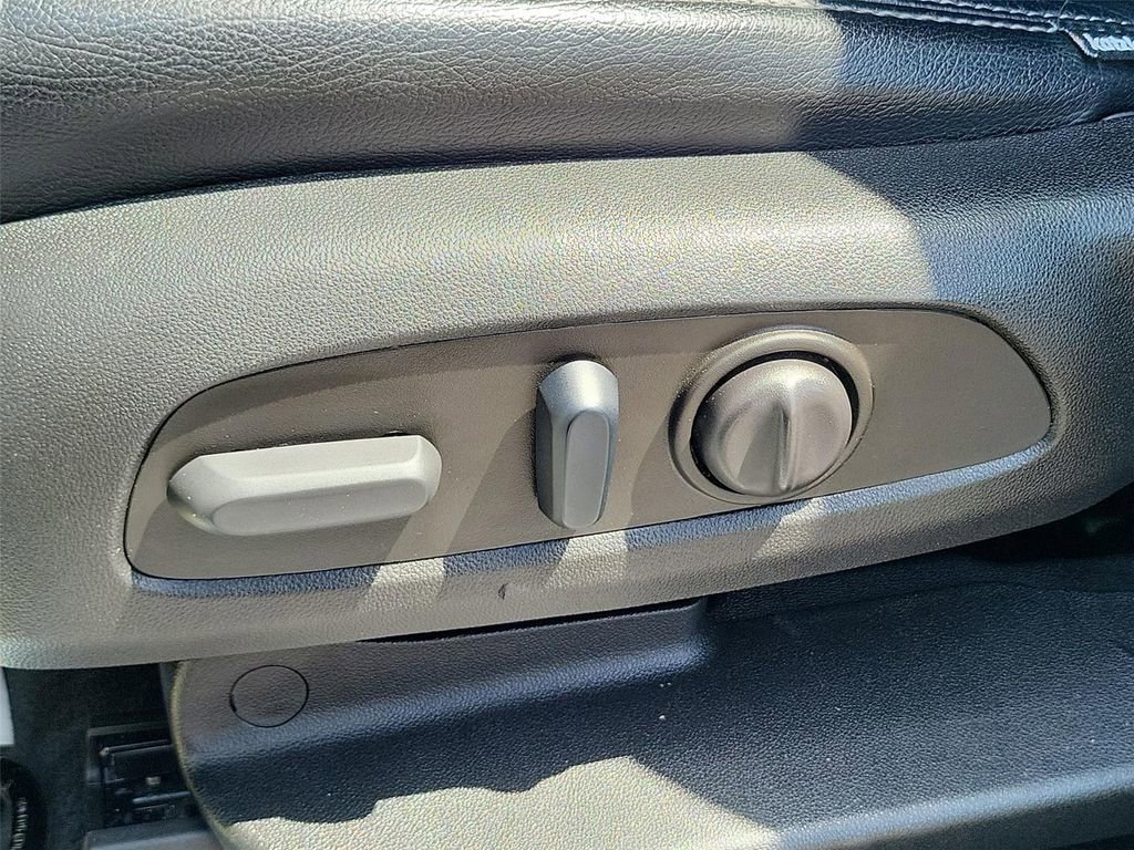 Certified 2023 Chevrolet Traverse LT image 39