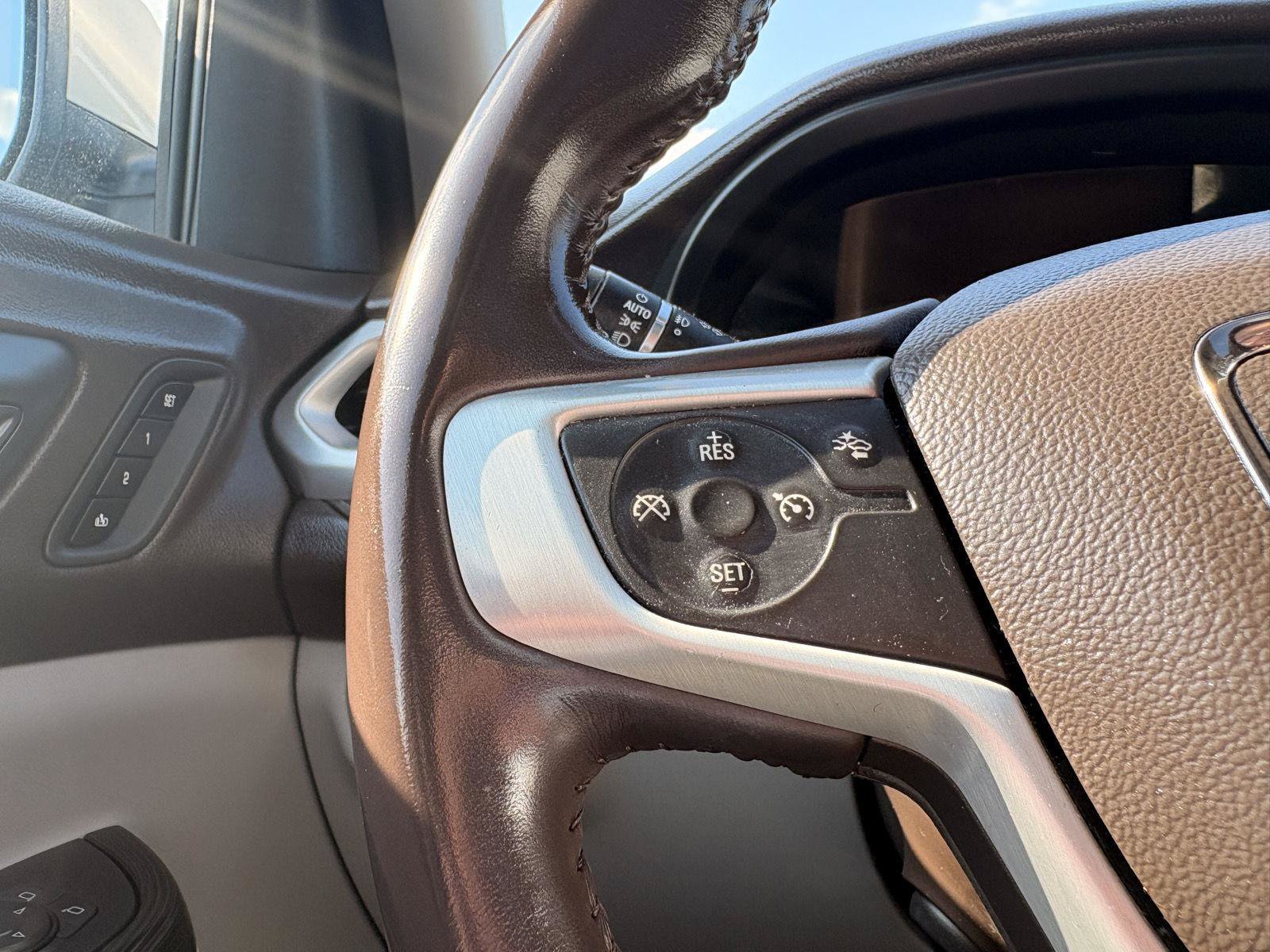 Used 2021 GMC Acadia SLT w/ Premium Package FWD image 45