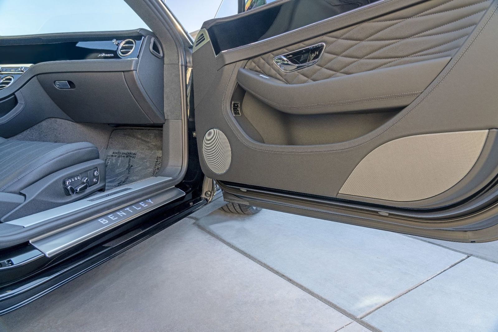 Used 2024 Bentley Continental GT Azure image 15