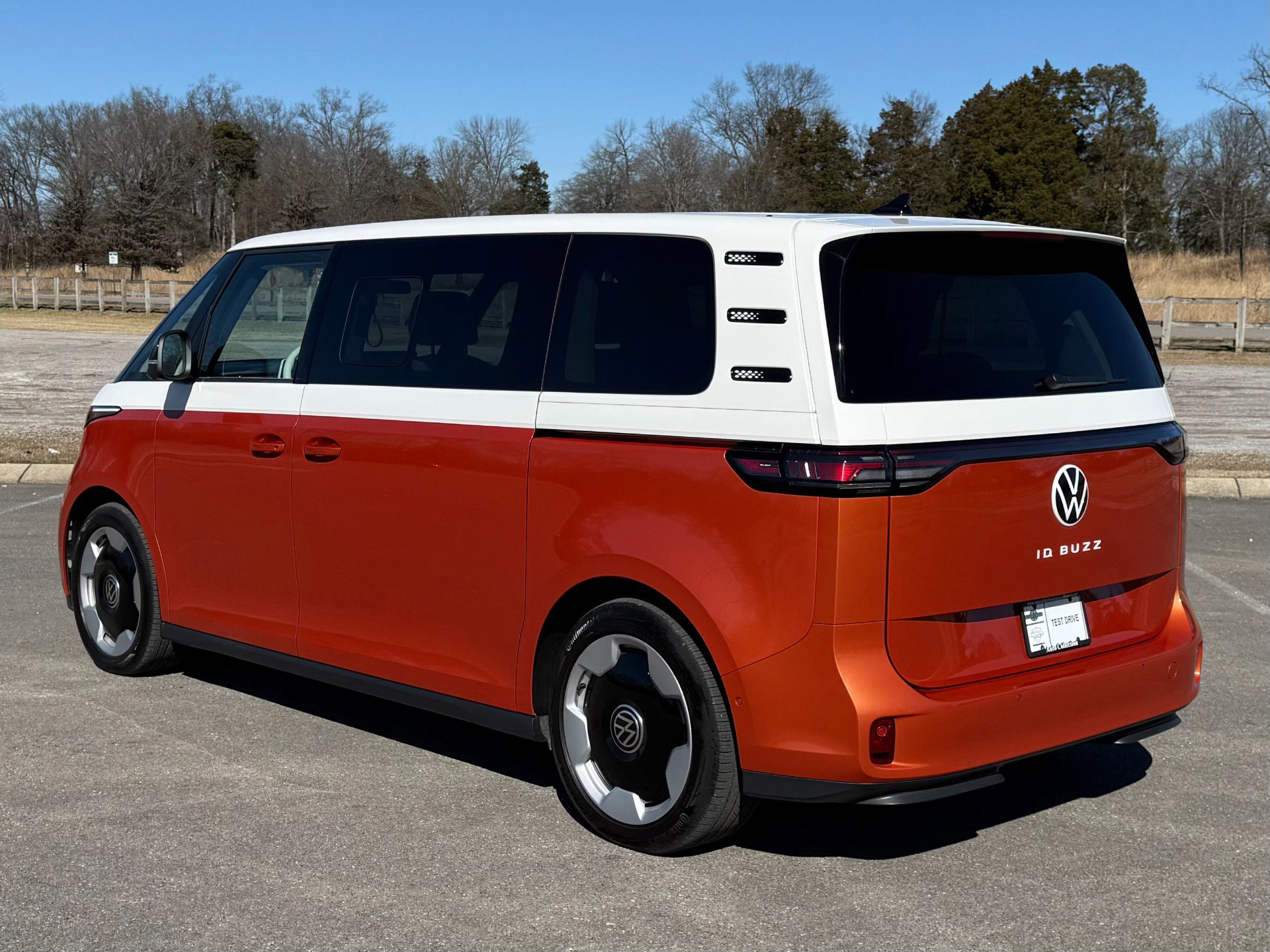 Used 2025 Volkswagen ID. Buzz Pro S Plus image 4