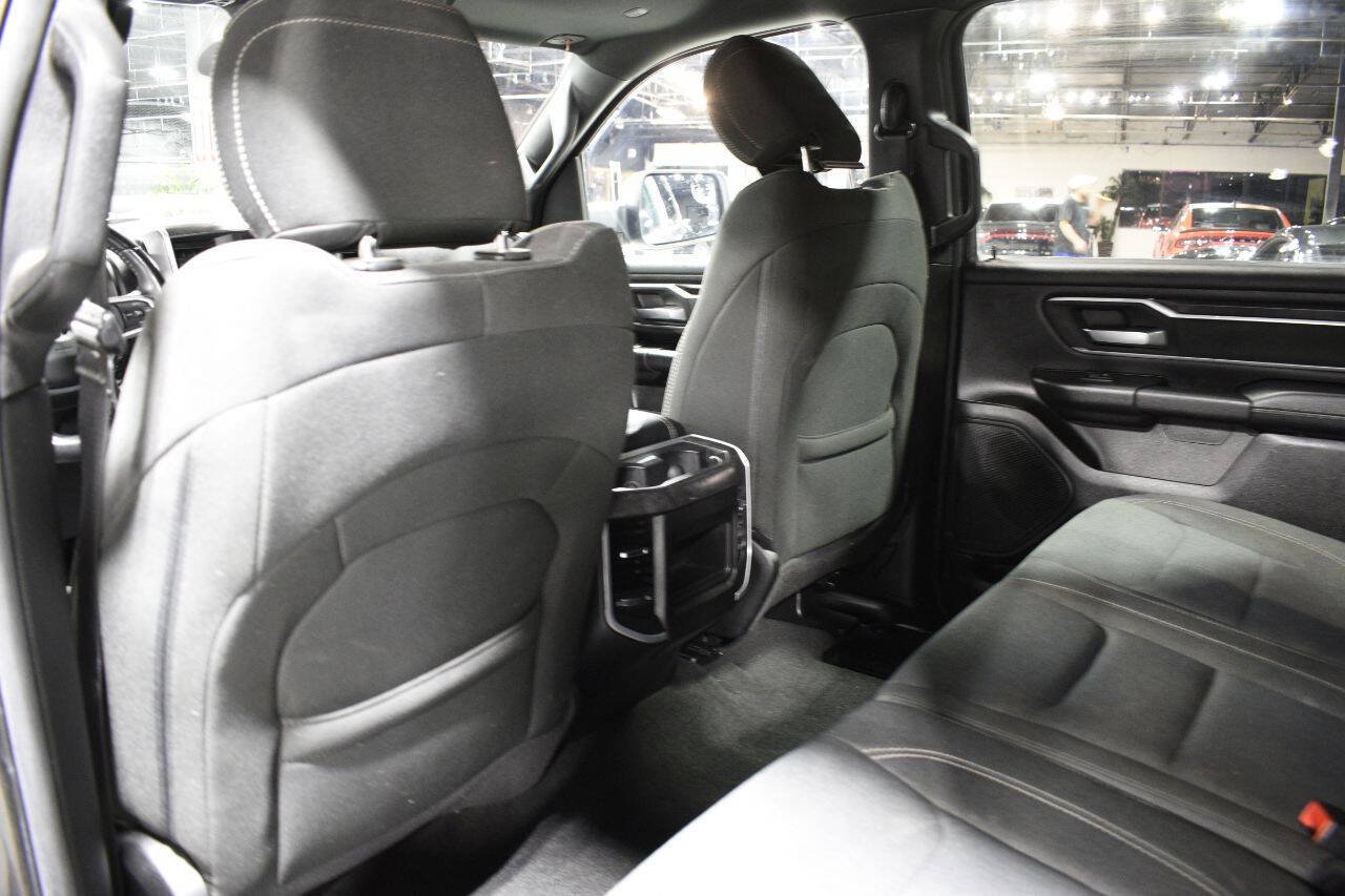 Used 2022 RAM 1500 Big Horn AWD/4WD image 16