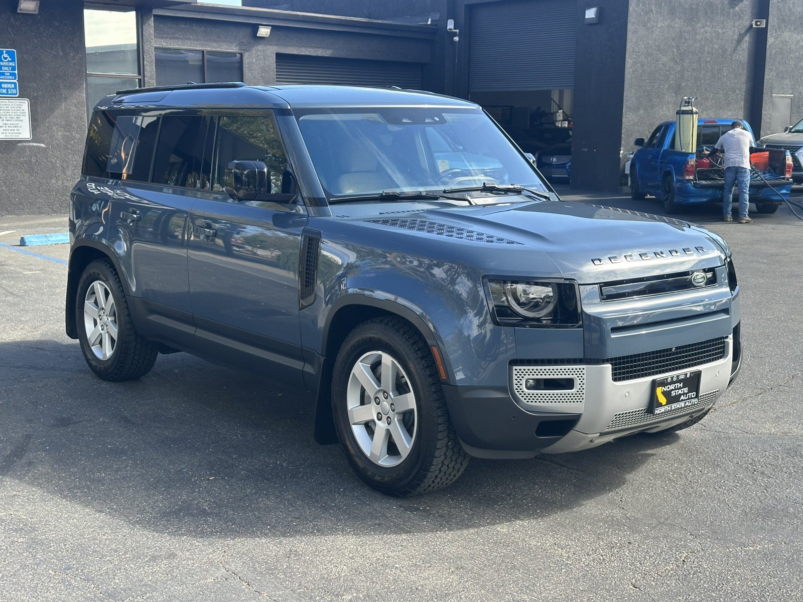 Used 2022 Land Rover Defender 110 SE AWD/4WD image 7
