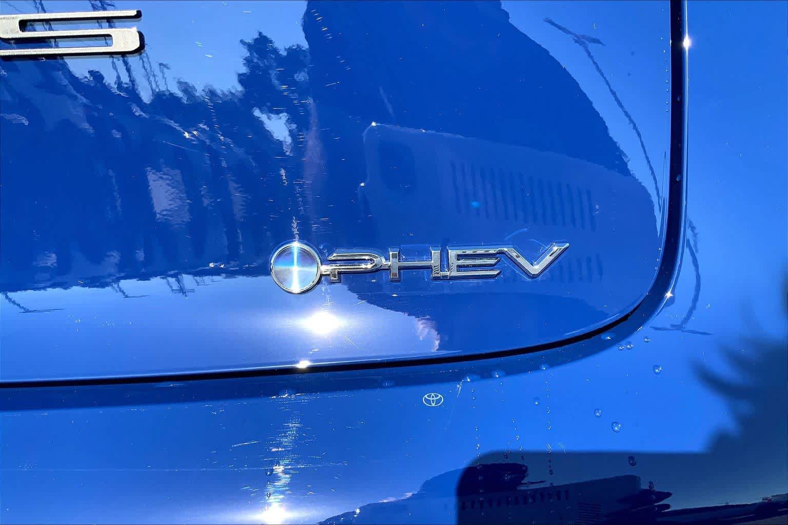 New 2026 Toyota Prius Plug-In Hybrid FWD image 15