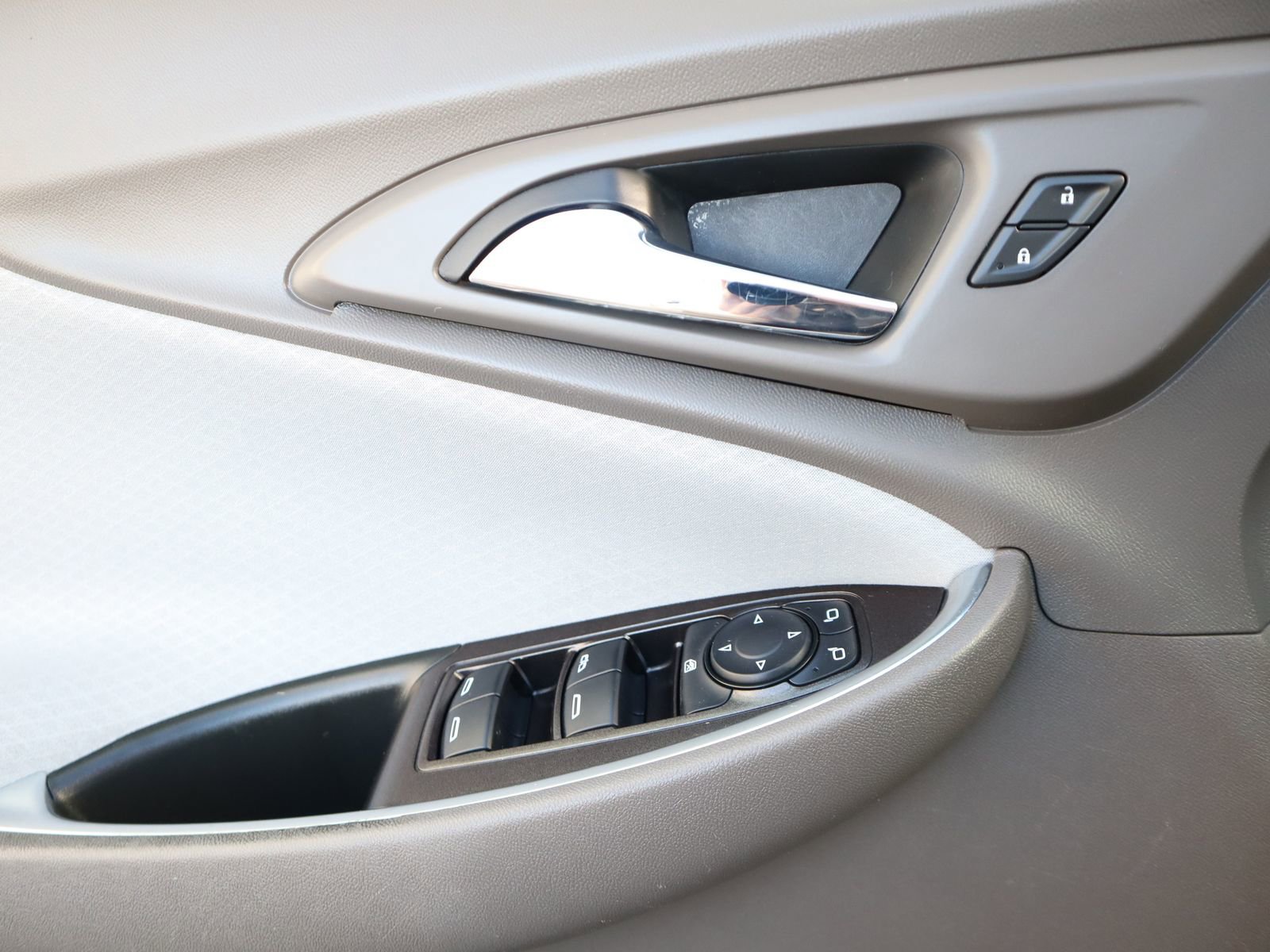 Used 2021 Chevrolet Malibu LT image 31