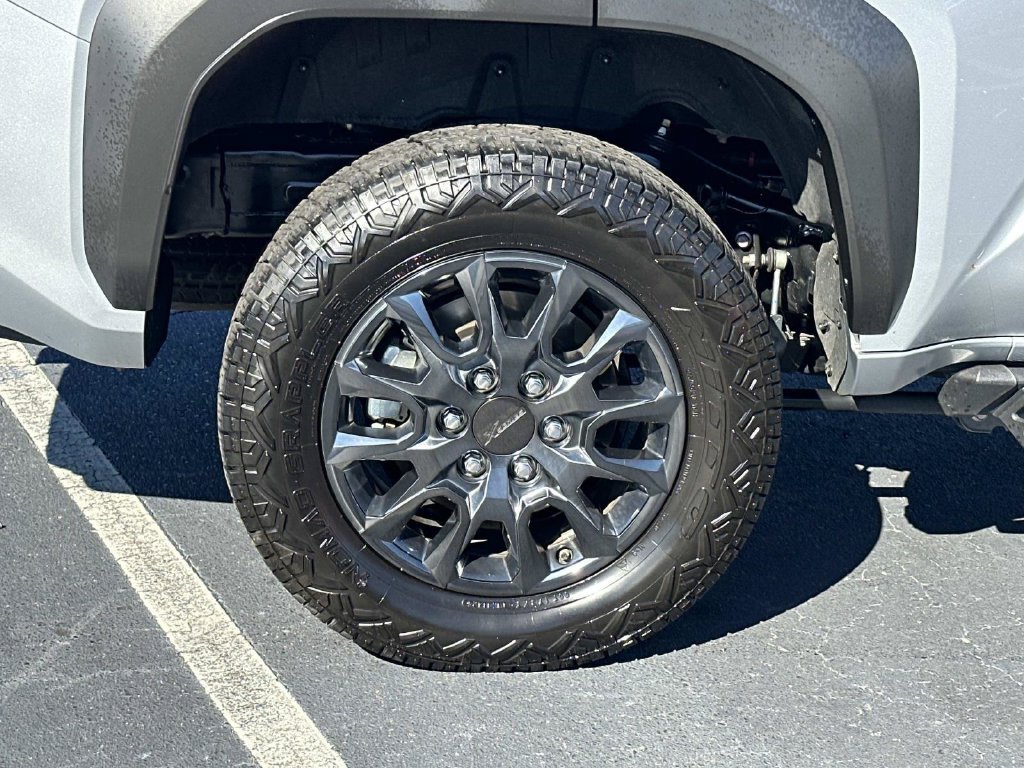 Used 2025 Toyota 4Runner SR5 RWD image 8