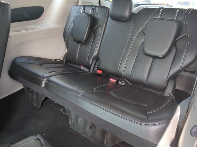 Used 2024 Chrysler Pacifica Touring-L FWD image 25