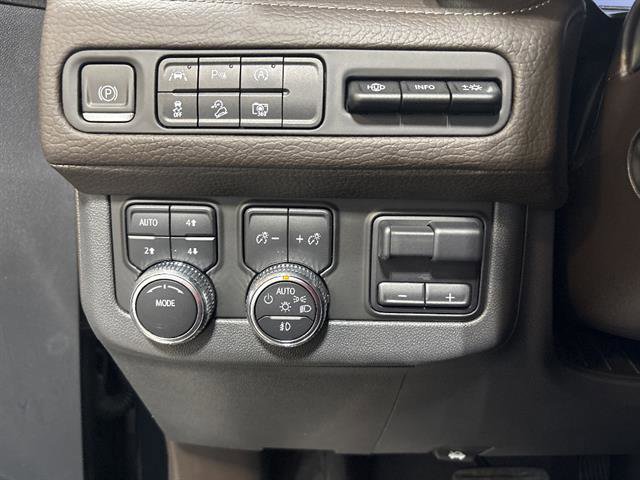 Used 2023 GMC Yukon Denali w/ Max Trailering Package AWD/4WD image 17