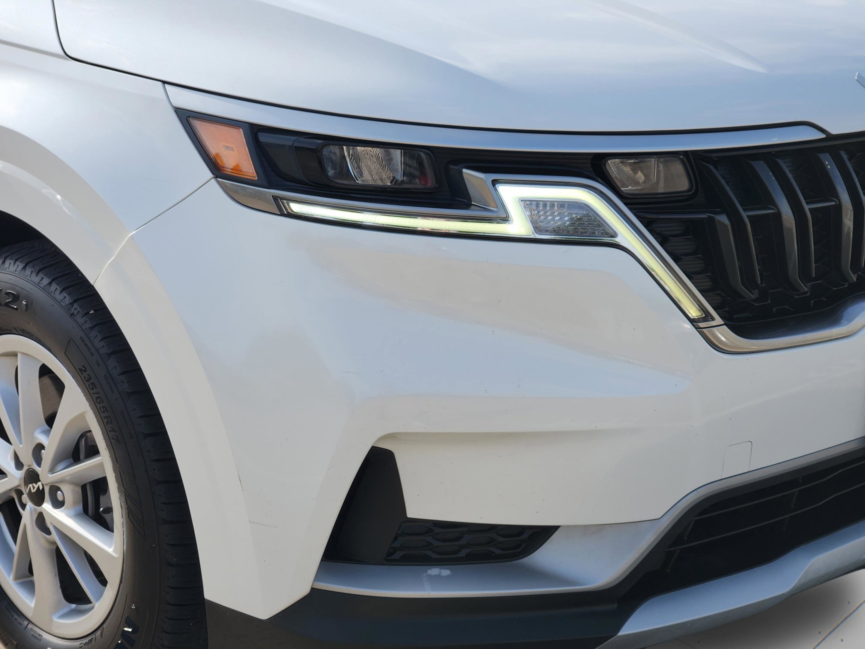 Used 2023 Kia Carnival LX image 31