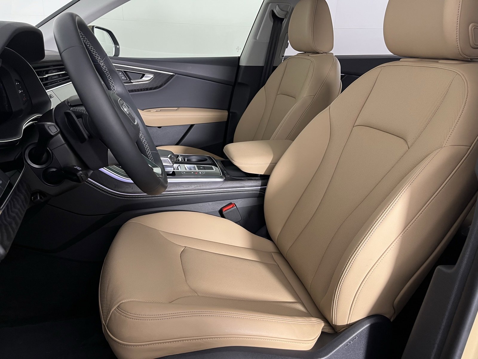 Used 2025 Audi Q8 Premium Plus w/ Premium Plus Package image 10