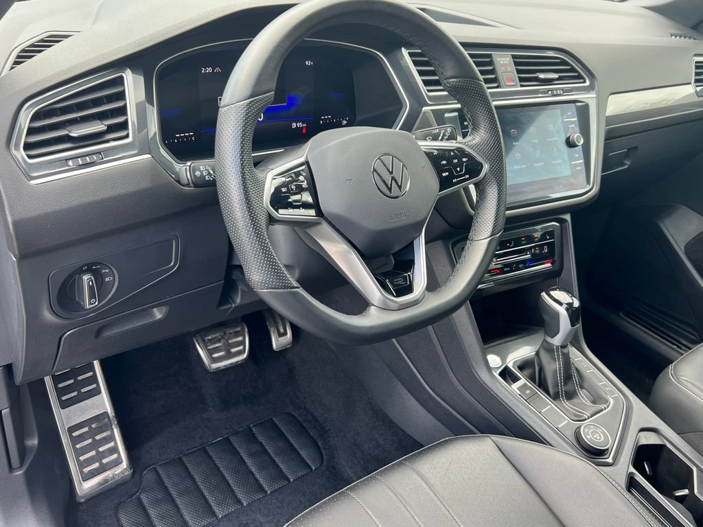 Used 2024 Volkswagen Tiguan SE R-Line AWD/4WD image 22
