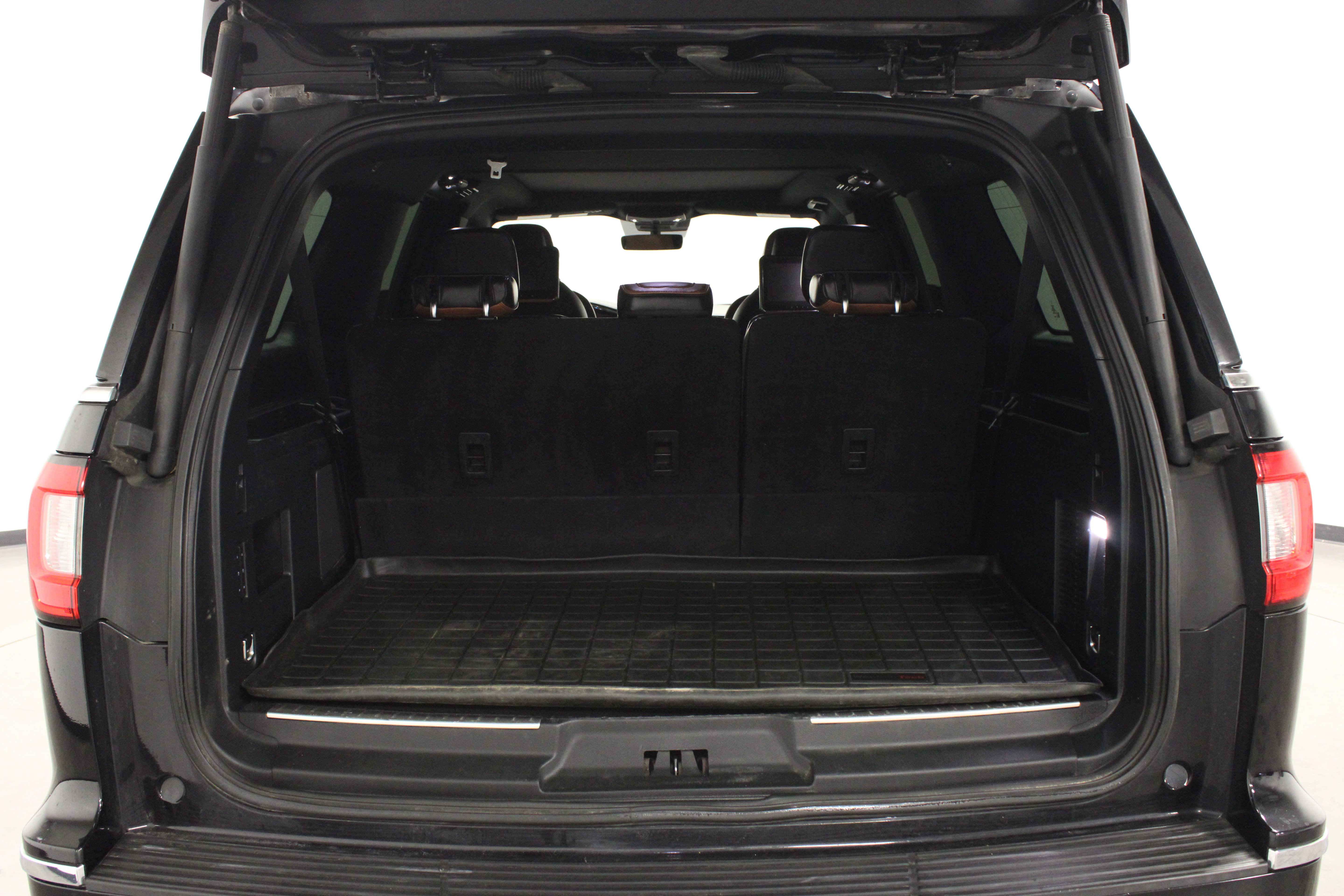 Used 2019 Lincoln Navigator L Reserve AWD/4WD image 14