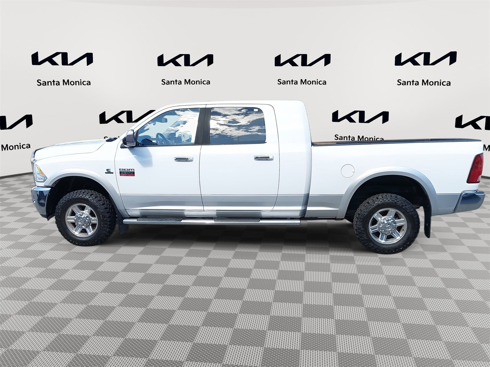 Used 2012 RAM 2500 Laramie w/ Protection Group image 8