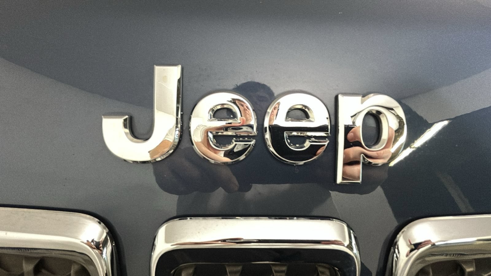 Used 2020 Jeep Cherokee Limited AWD/4WD image 10