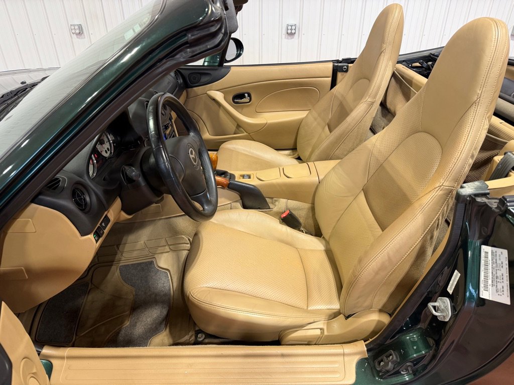 Used 2001 MAZDA MX-5 Miata RWD image 19
