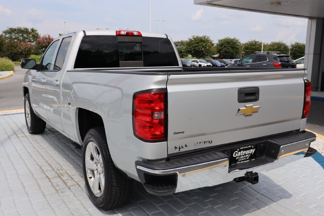Used 2014 Chevrolet Silverado 1500 LT w/ LT Convenience Package RWD image 3