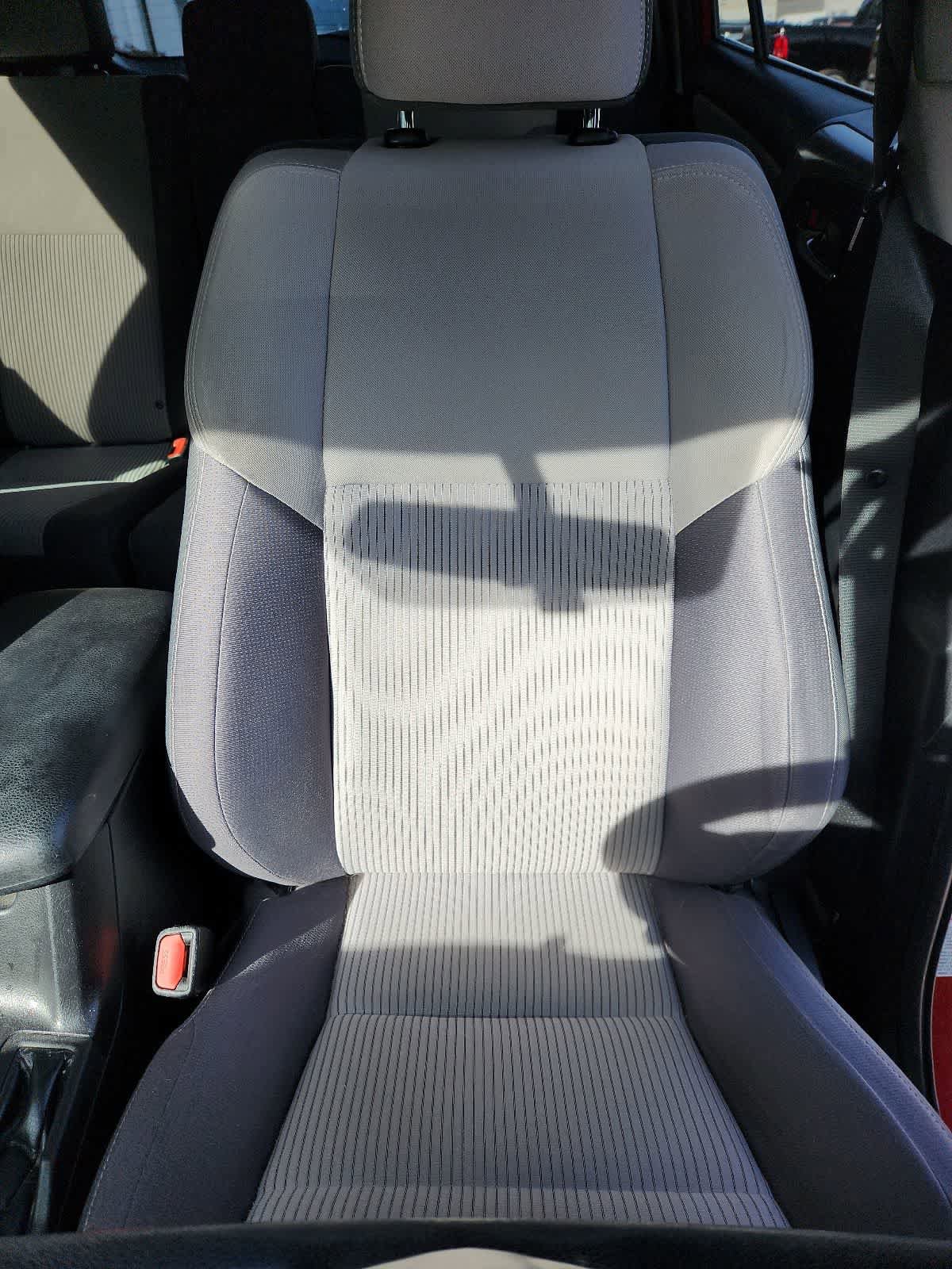 Used 2015 Toyota RAV4 XLE FWD image 14