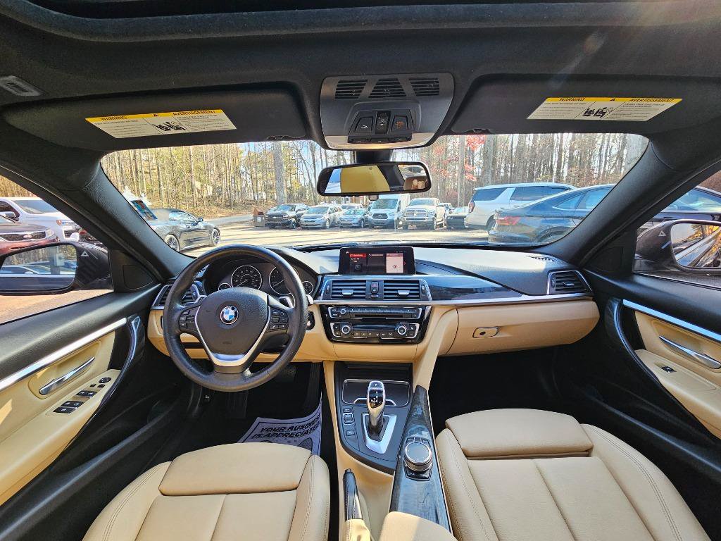 Used 2018 BMW 330i xDrive Sedan w/ Premium Package AWD/4WD image 25
