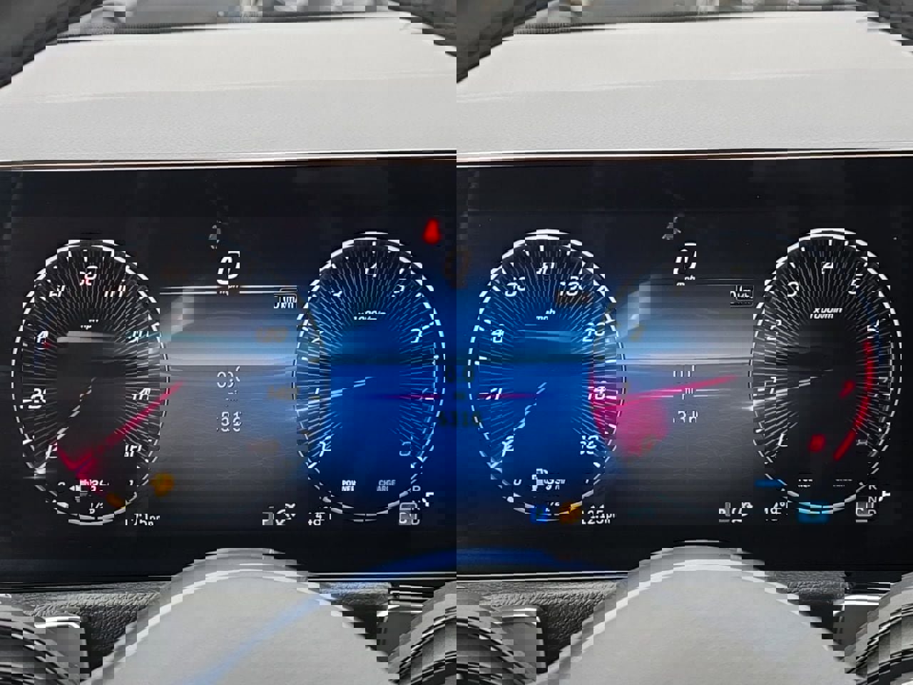 Used 2025 Mercedes-Benz GLB 250 4MATIC image 25