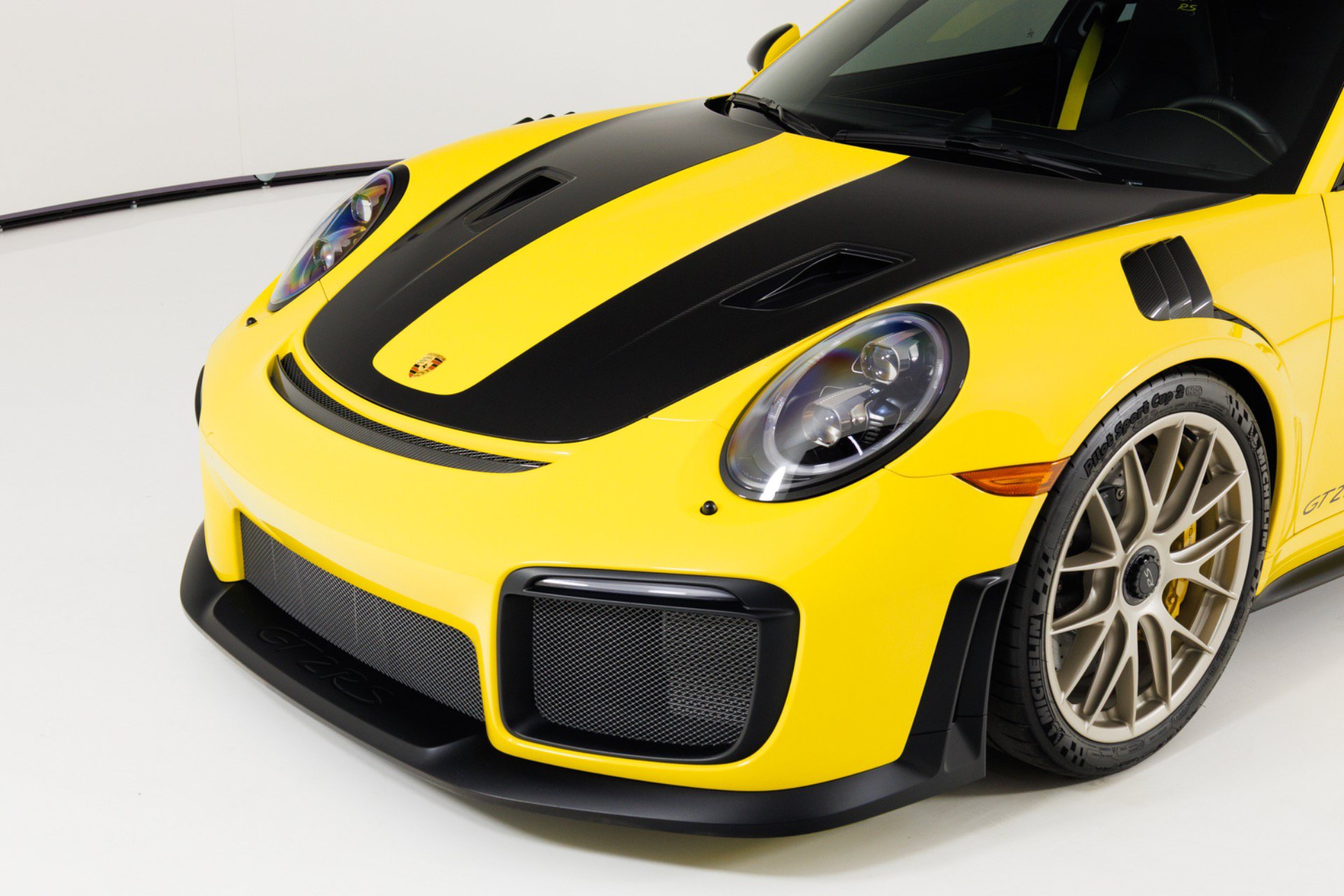 Used 2018 Porsche 911 GT2 RS w/ Weissach Package RWD image 58