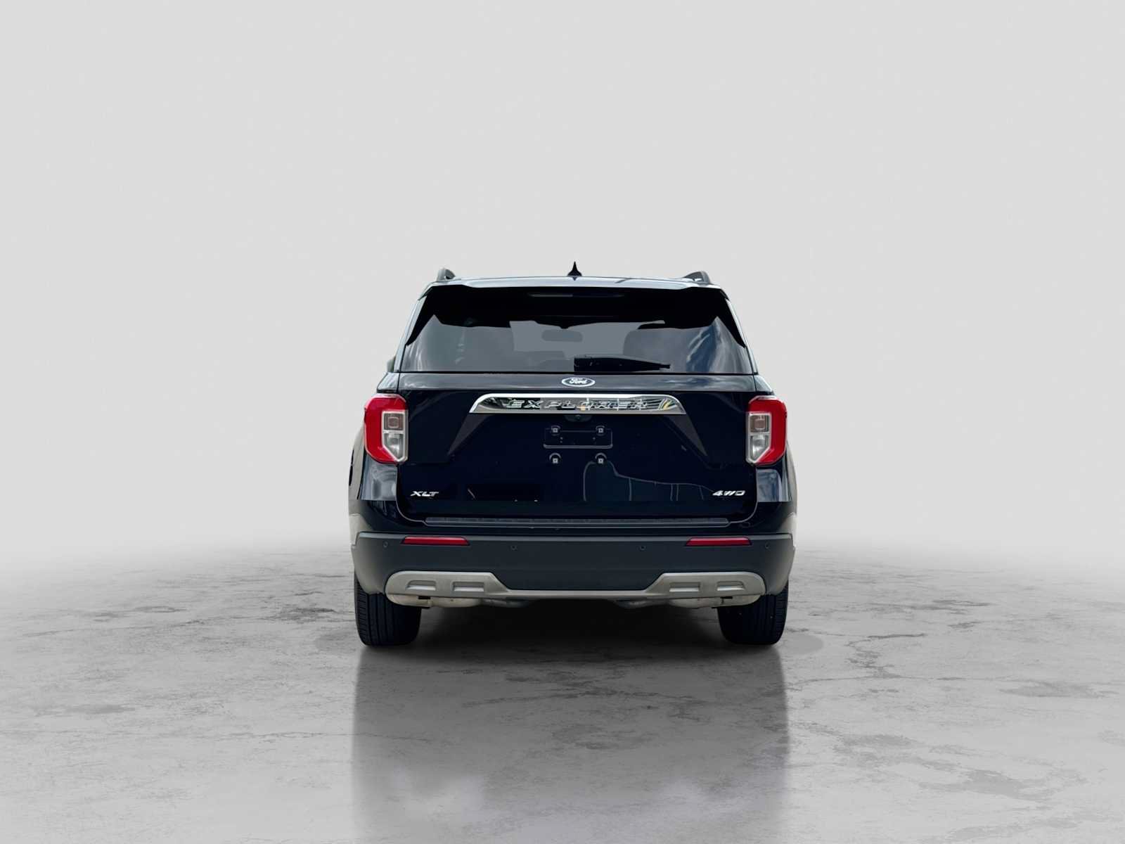Certified 2023 Ford Explorer XLT w/ Equipment Group 202A AWD/4WD image 5