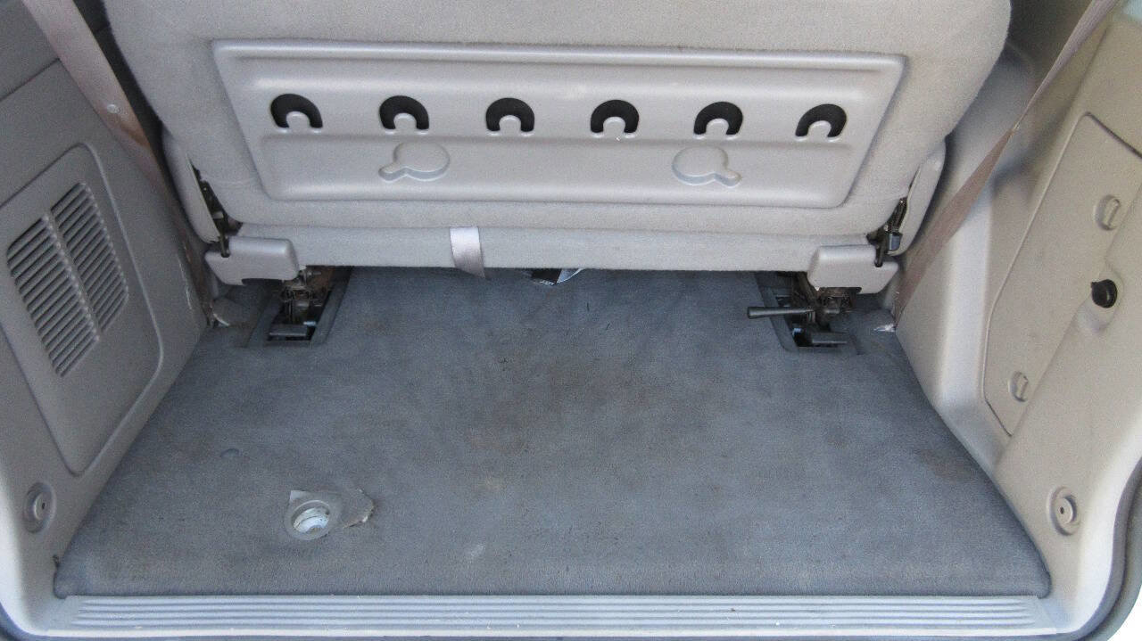 Used 2002 Ford Windstar LX image 18