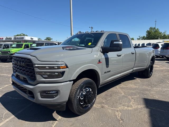 New 2026 RAM 3500 Limited AWD/4WD image 8