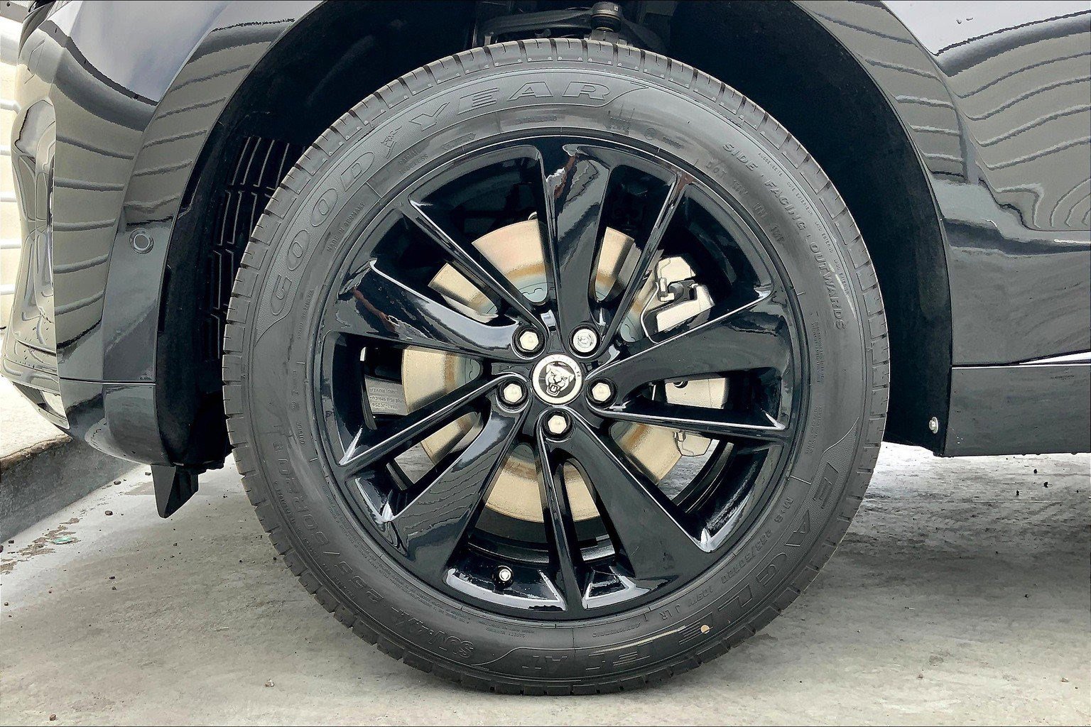 New 2026 Jaguar F-PACE R-Dynamic S image 9