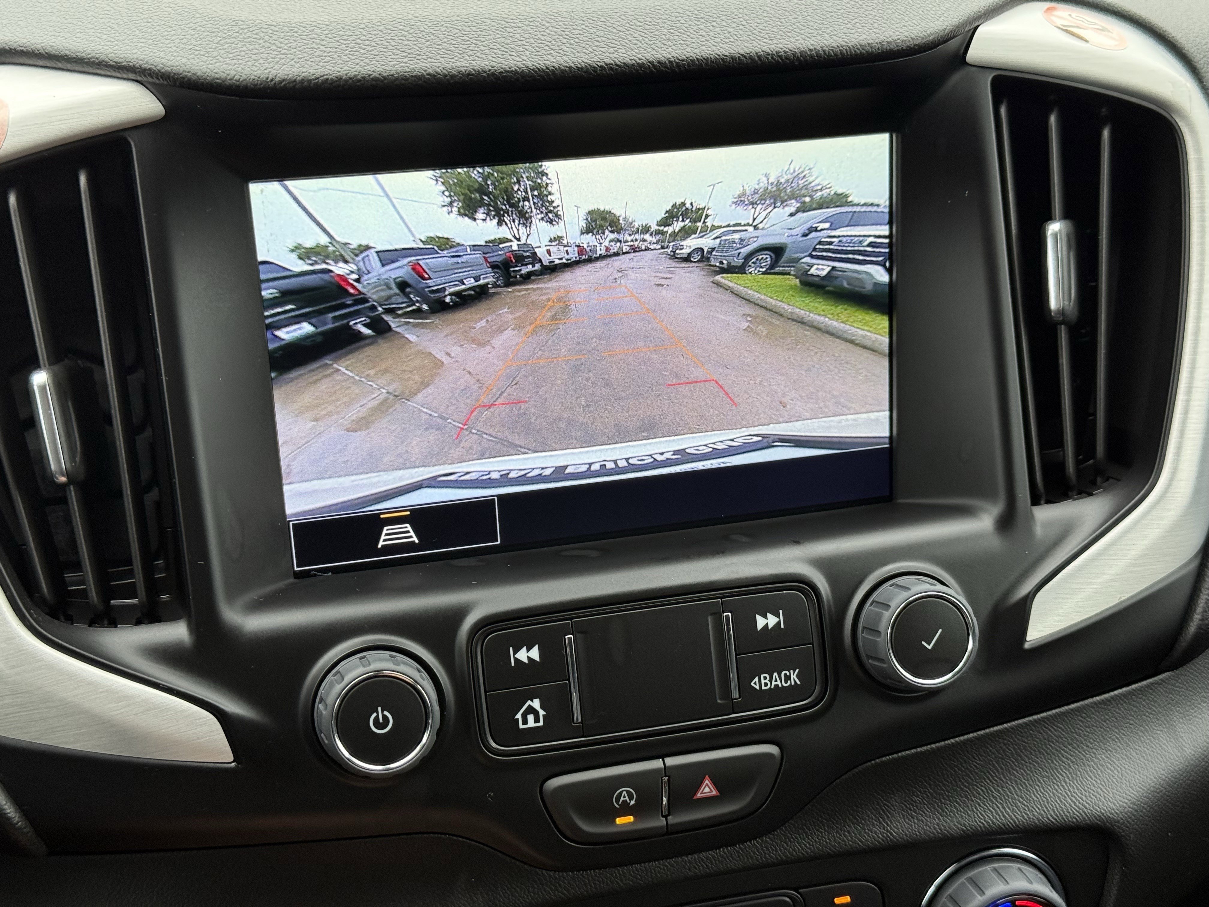 Used 2024 GMC Terrain SLT image 21