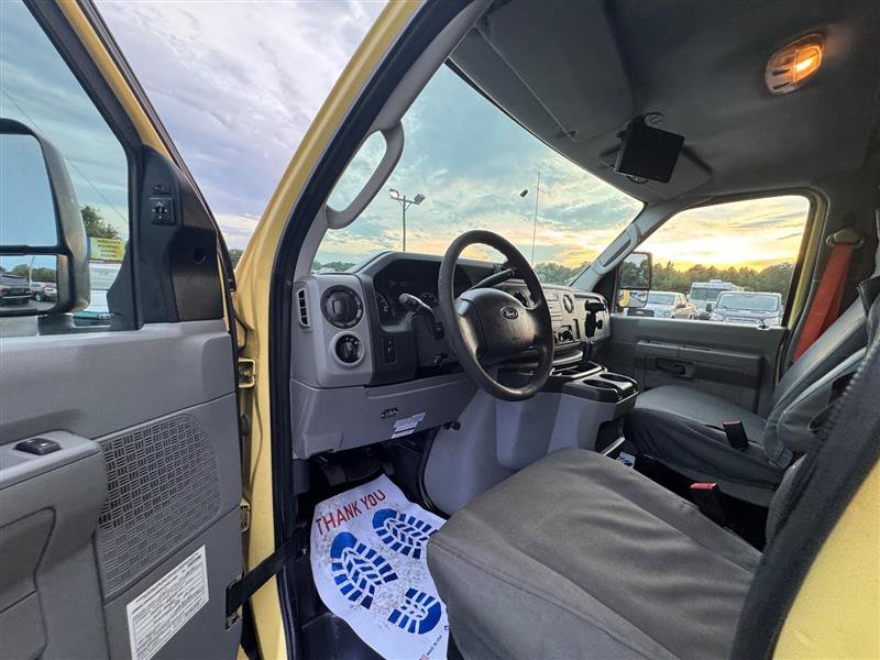 Used 2019 Ford E-450 and Econoline 450 Super Duty w/ Power Windows & Locks Group image 30