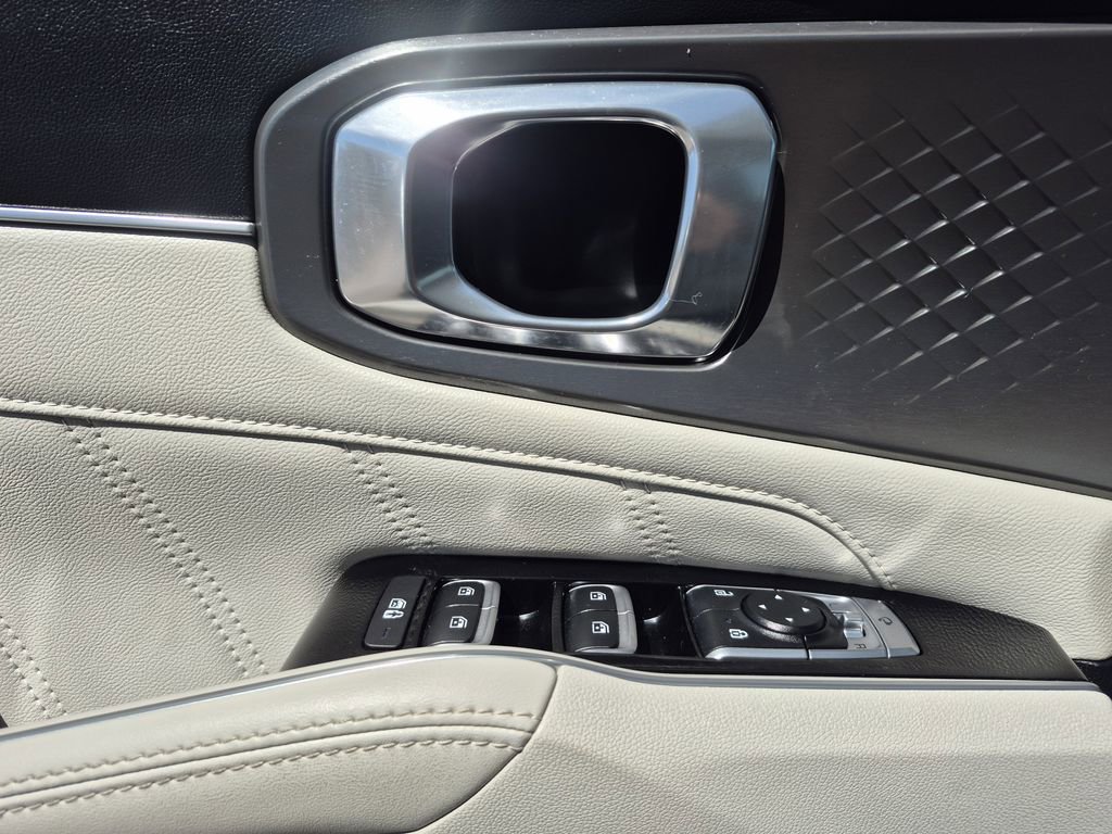 Certified 2023 Kia Sorento SX image 8