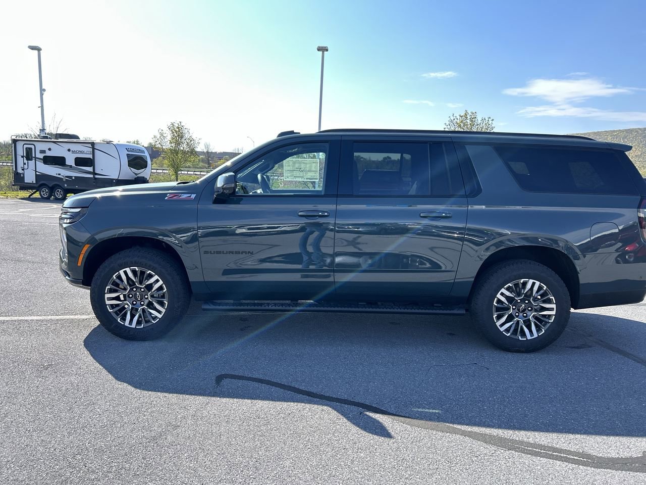 New 2026 Chevrolet Suburban Z71 w/ Comfort Package AWD/4WD image 4