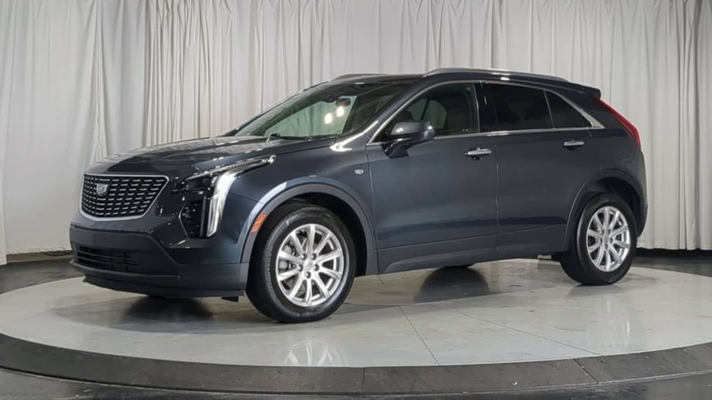 Used 2021 Cadillac XT4 Luxury w/ Cold Weather Package AWD/4WD image 5