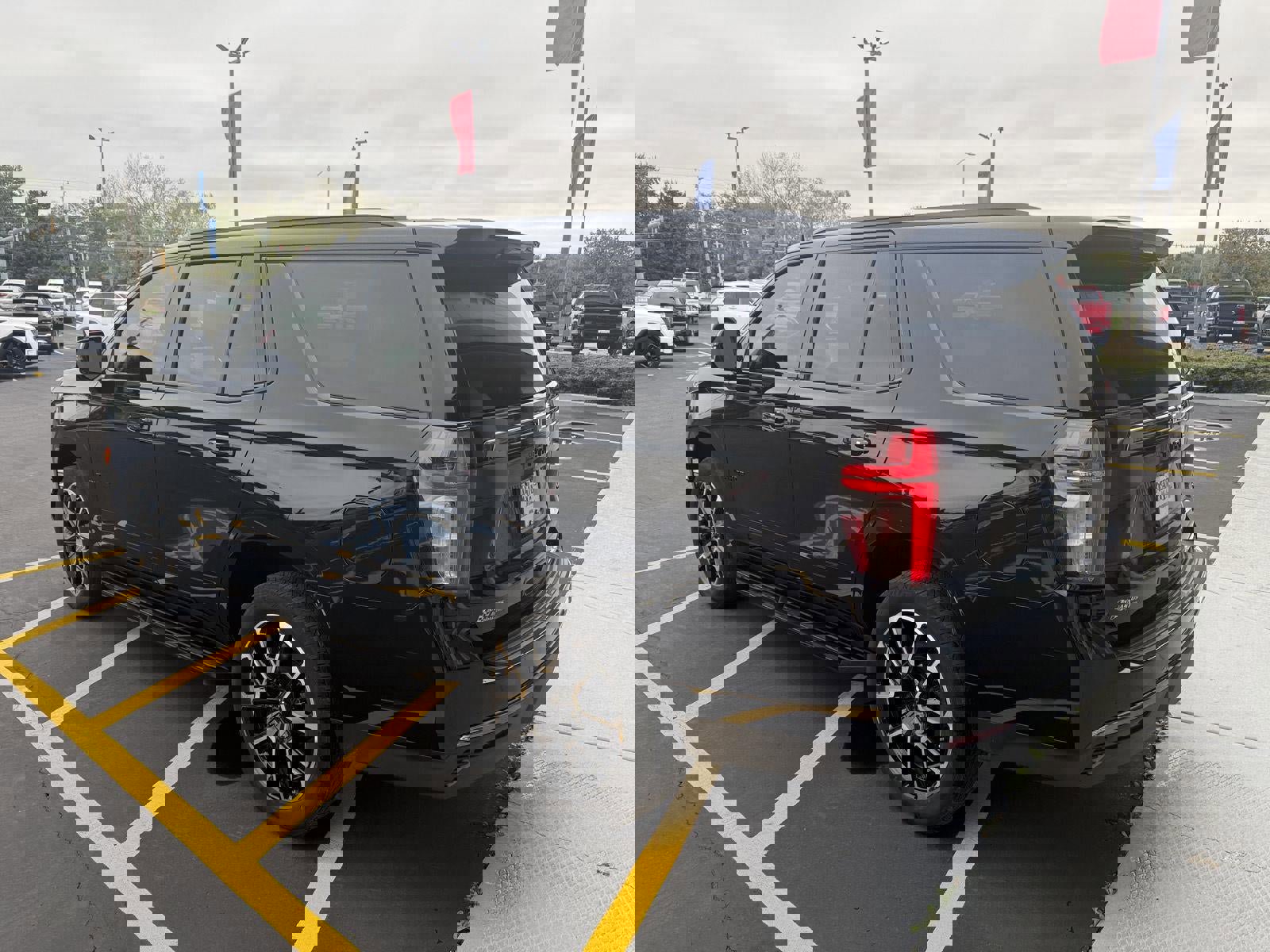 Used 2022 Chevrolet Tahoe RST w/ Luxury Package image 5