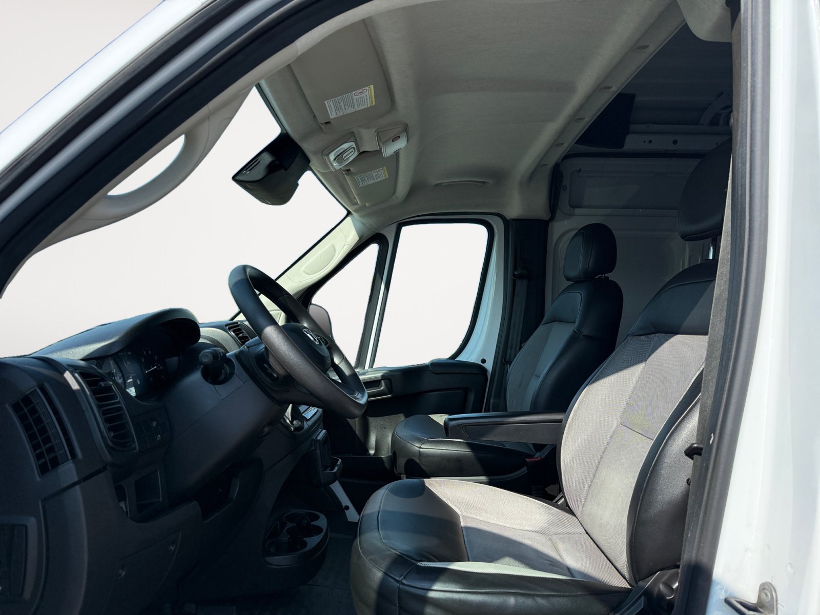 Used 2023 RAM ProMaster 2500 FWD image 10