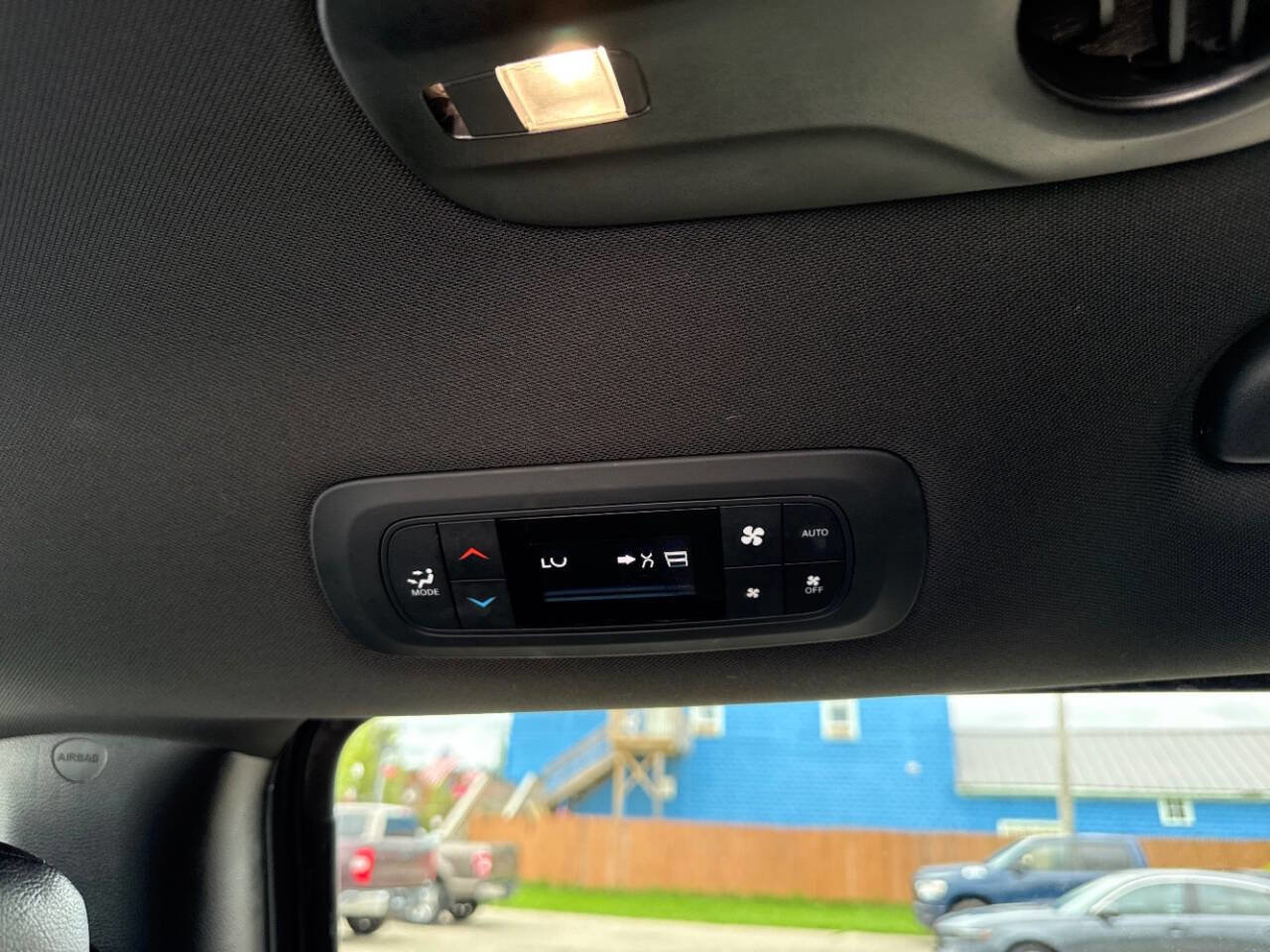 Used 2018 Chrysler Pacifica Touring-L Plus FWD image 30