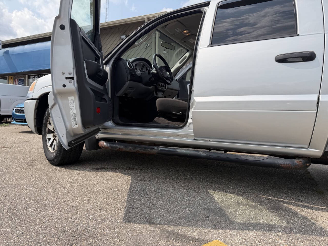 Used 2008 Mitsubishi Raider LS RWD image 16